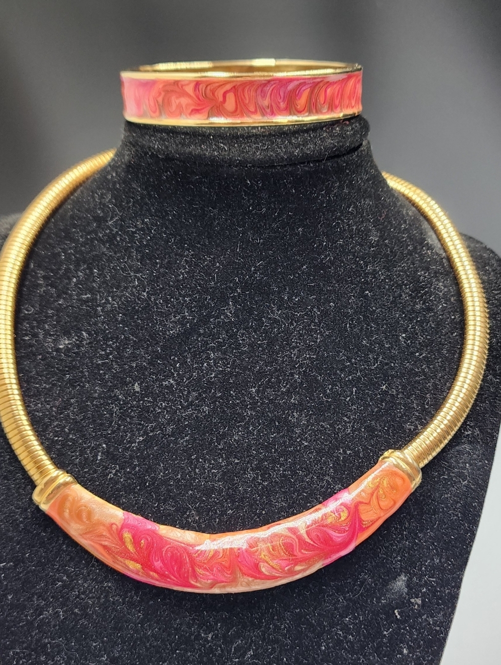 Vintage Goldtone Choker Necklace and Bracelet Set Pastel Pink Orange VTG
